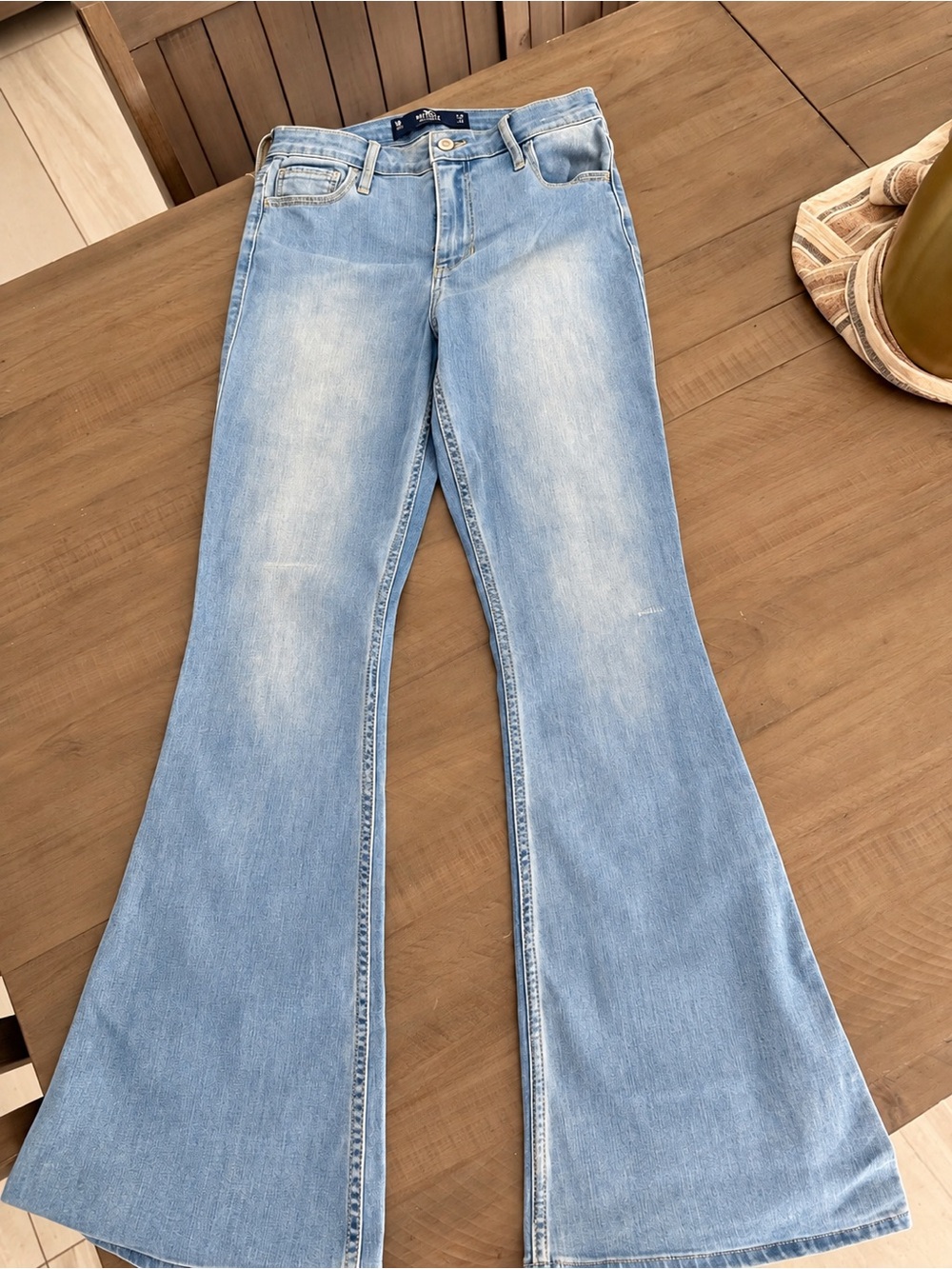 Hollister High-Rise Flare Jeans Size 5R W27 L31 Light Wash Stretch Denim